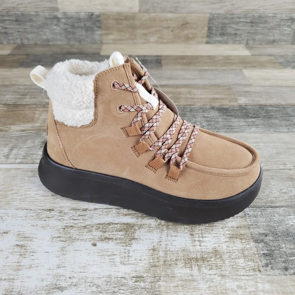 Hey Dude Wendy Peak Apres Boot Womens Sz 7 Walnut Black Suede Cozy Lace Up